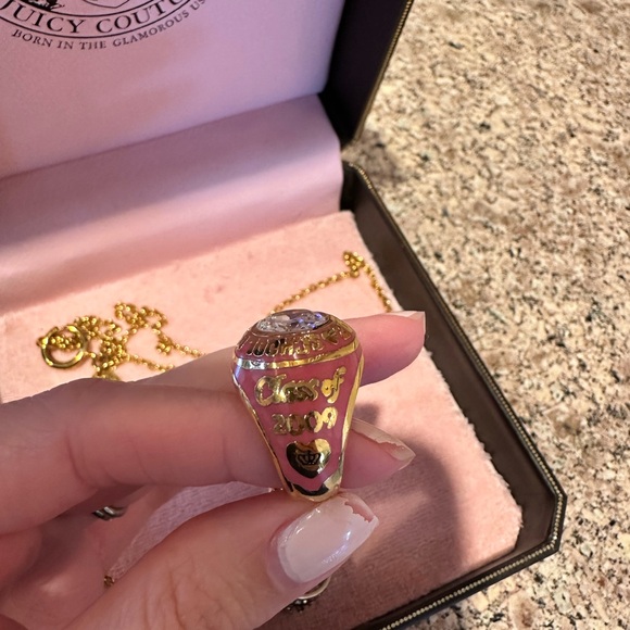 Juicy couture necklace with multiple rings that can also be wearable! 🫶🏼💕 - Picture 2 of 4